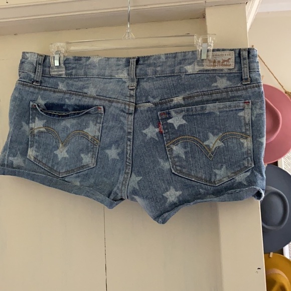 Levi’s - Picture 4 of 4